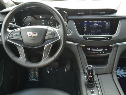 Certified 2023 Cadillac XT5 Premium Luxury AWD/4WD image 16