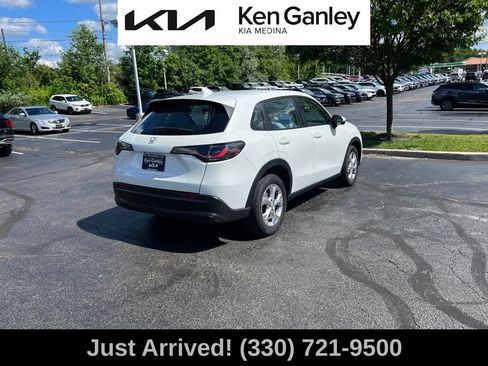 Used 2024 Honda HR-V LX image 5