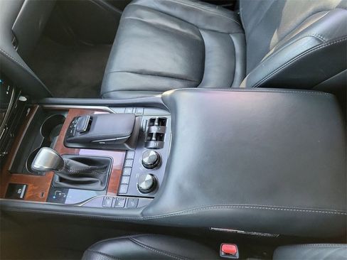 Used 2016 Lexus LX 570 4WD w/ Luxury Package image 22