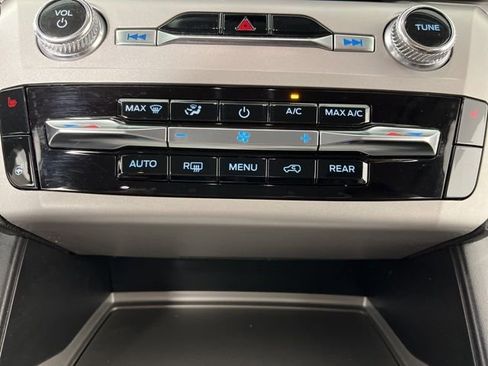 Used 2023 Ford Explorer XLT w/ Equipment Group 202A image 25