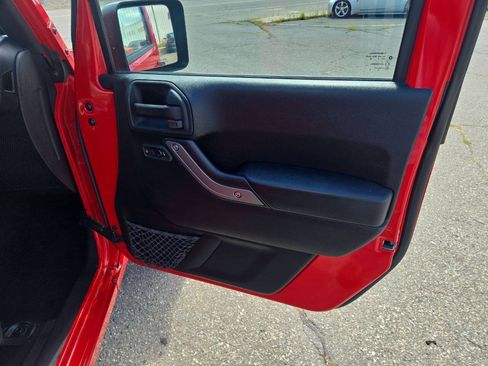 Used 2014 Jeep Wrangler Unlimited Sport w/ Quick Order Package 24S AWD/4WD image 36