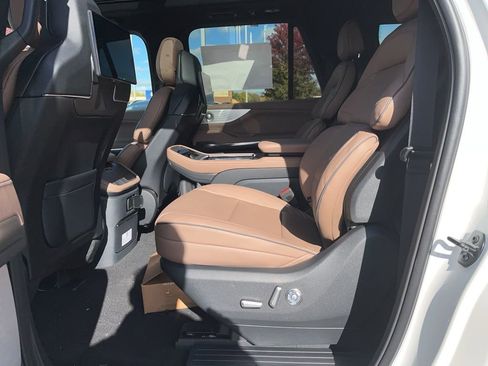 New 2025 Lincoln Navigator L Black Label image 19