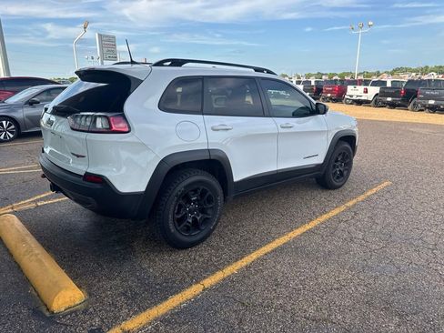 Used 2022 Jeep Cherokee Trailhawk w/ Premium Leather Package AWD/4WD image 3