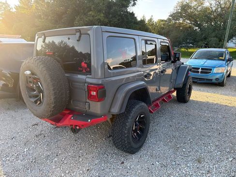 Used 2021 Jeep Wrangler Unlimited Rubicon AWD/4WD image 3