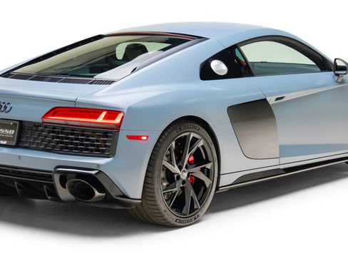 Used 2022 Audi R8 V10 w/ Premium Package RWD image 78