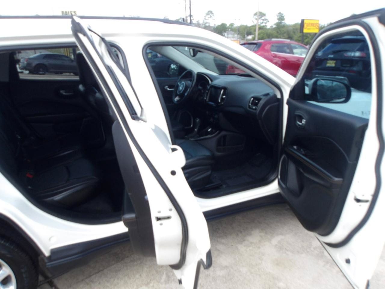 Used 2018 Jeep Compass Limited w/ Navigation Group FWD image 6