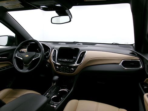 Certified 2022 Chevrolet Equinox Premier image 3