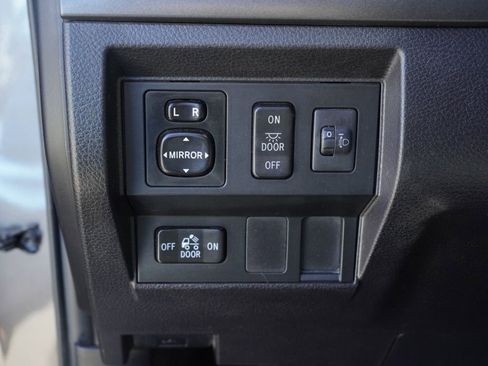 Used 2015 Toyota Tundra SR5 image 12