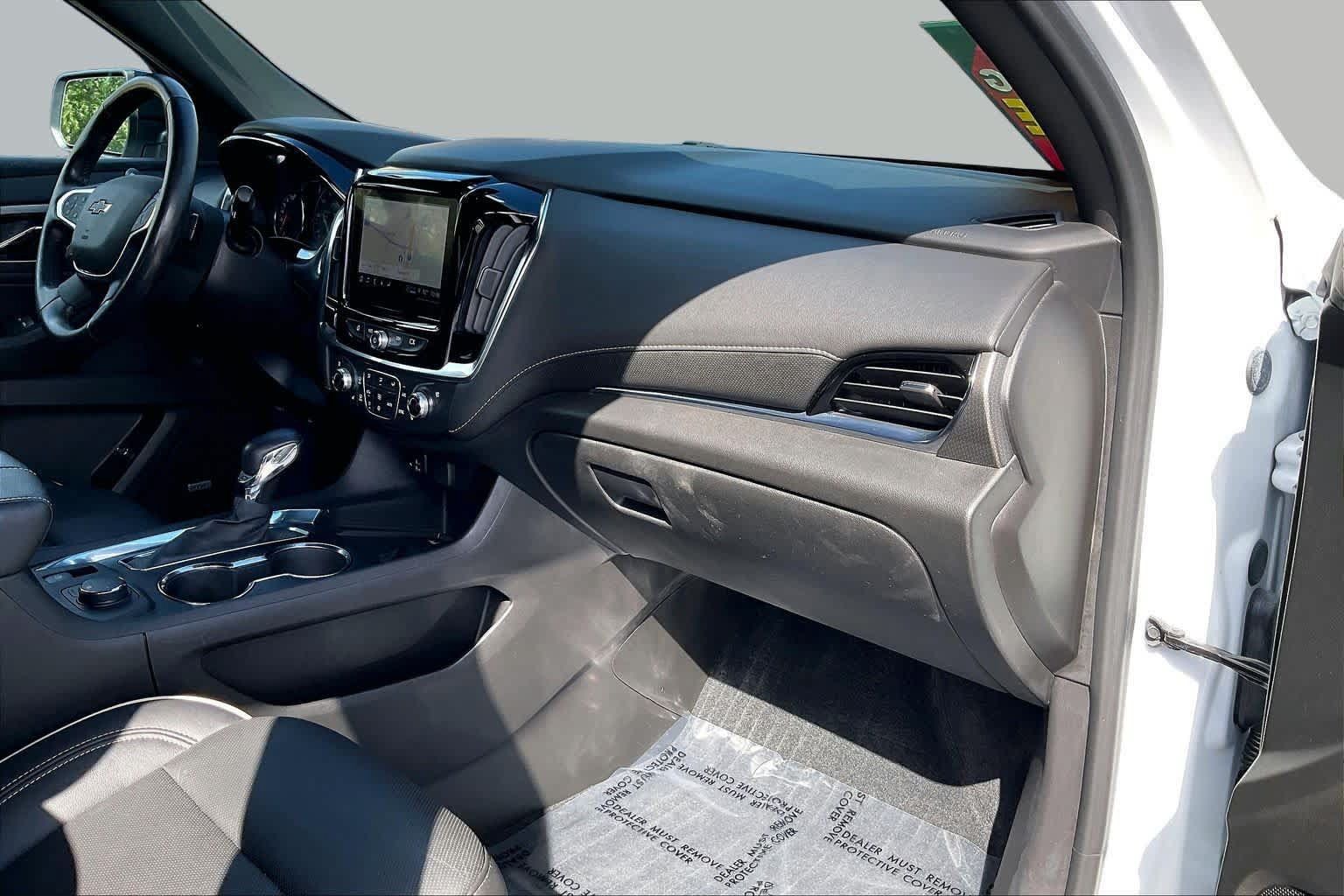 Used 2022 Chevrolet Traverse Premier w/ Redline Edition AWD/4WD image 16