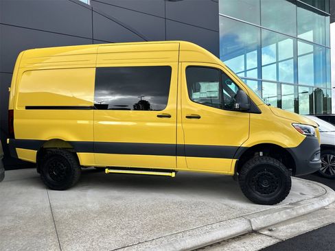 New 2025 Mercedes-Benz Sprinter 2500 image 2