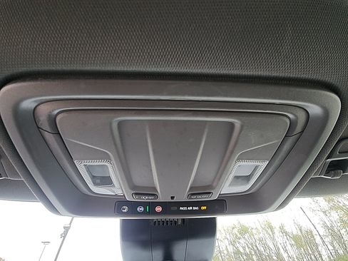 Used 2025 Chevrolet Silverado 2500 LT w/ Convenience Package image 25