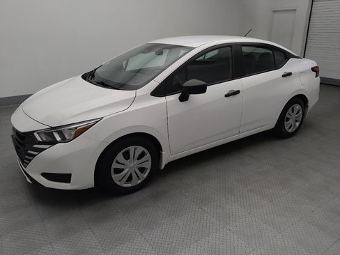 Used 2023 Nissan Versa S w/ Trunk Package FWD image 2