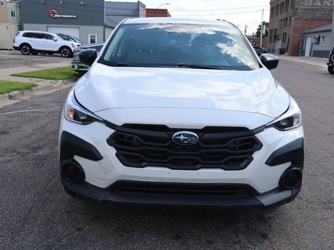 Used 2024 Subaru Crosstrek 2.0i AWD/4WD image 2