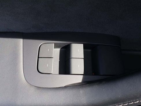 Used 2023 Tesla Model Y Long Range image 44