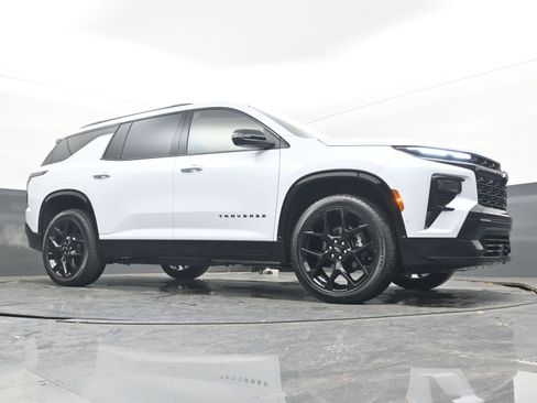 New 2026 Chevrolet Traverse RS w/ LPO, Floor Liner Package FWD image 23