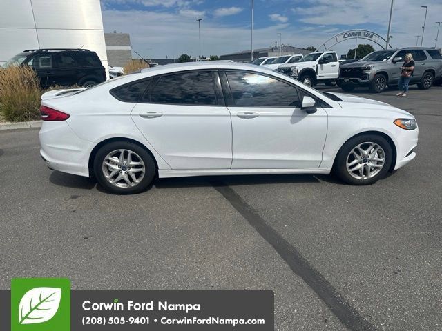 Used 2018 Ford Fusion SE w/ Fusion SE Technology Package FWD image 8