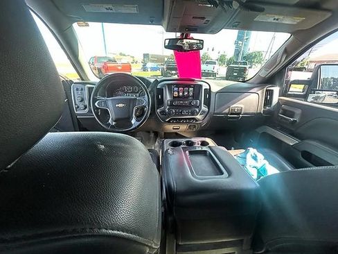Used 2018 Chevrolet Silverado 1500 LT w/ Midnight Edition AWD/4WD image 13