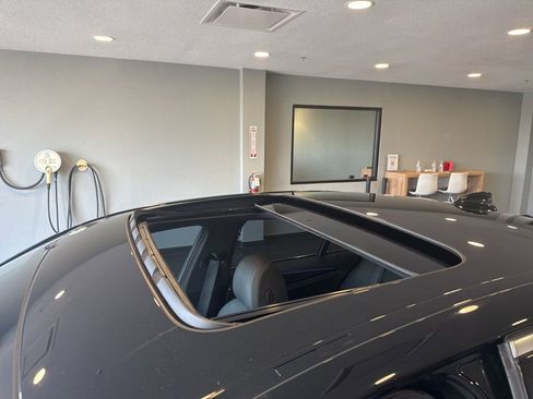 Used 2023 BMW 530i image 21