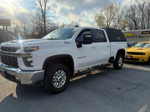 Used 2021 Chevrolet Silverado 2500 LT w/ Convenience Package image 12