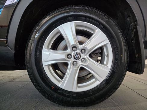 Used 2023 Toyota Highlander LE image 23