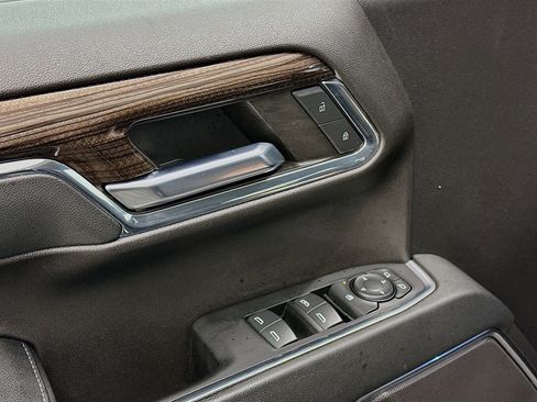 Used 2023 Chevrolet Silverado 1500 LT AWD/4WD image 15