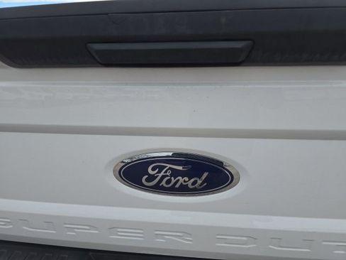 Used 2017 Ford F250 XL w/ Power Equipment Group image 6