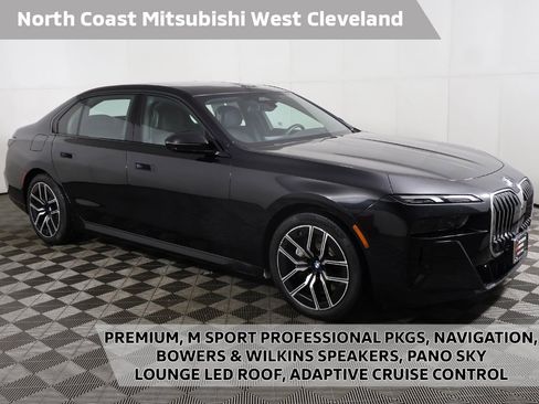 Used 2025 BMW 740i xDrive image 1