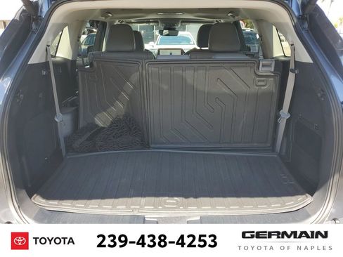 Used 2024 Toyota Highlander Limited image 24