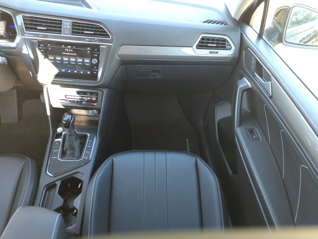 Used 2023 Volkswagen Tiguan SE w/ Panoramic Sunroof Package FWD image 14