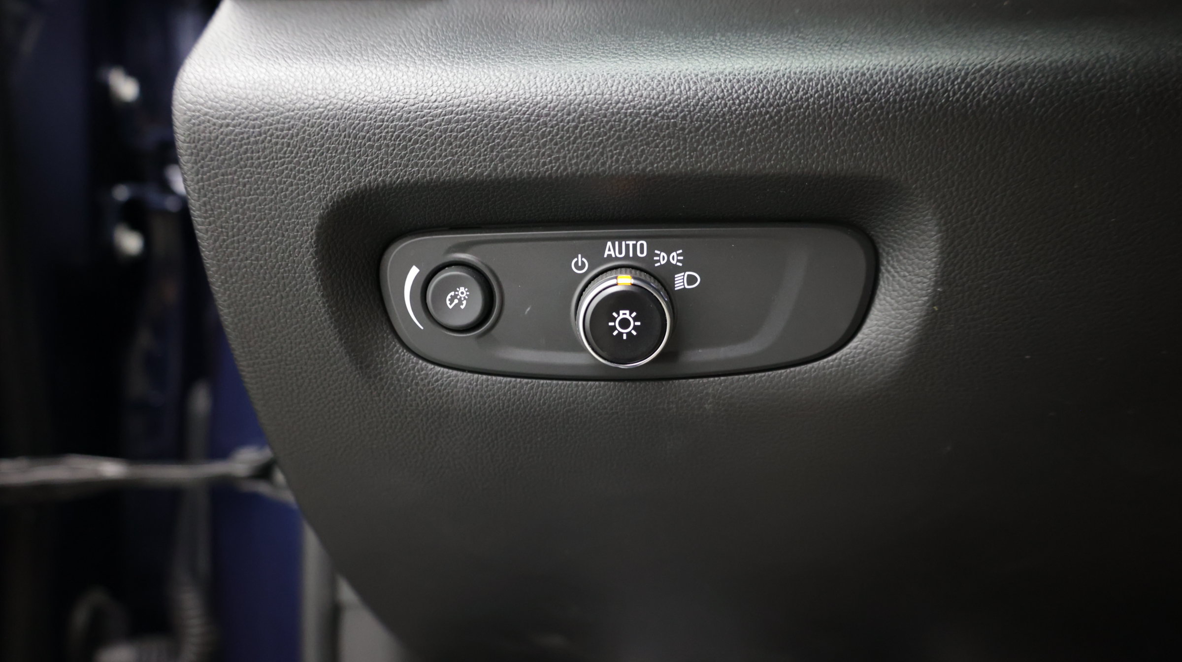 Used 2023 Chevrolet Traverse LT FWD image 18