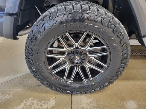 Used 2022 Jeep Wrangler Unlimited Sahara w/ Cold Weather Group AWD/4WD image 15
