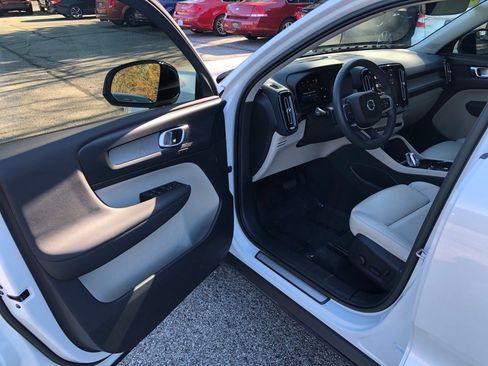 Used 2023 Volvo XC40 B5 Plus w/ Driver Assist Package image 10