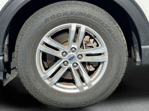 Used 2023 Ford Explorer XLT AWD/4WD image 24