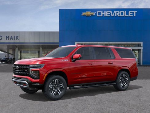 New 2026 Chevrolet Suburban Z71 w/ Comfort Package AWD/4WD image 2