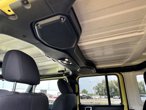 Used 2022 Jeep Wrangler Unlimited Sport image 25