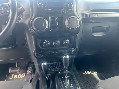 Used 2018 Jeep Wrangler Unlimited Sport S AWD/4WD image 11