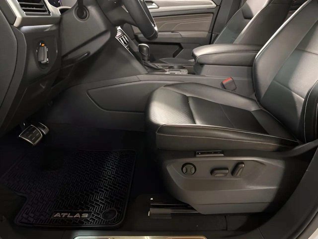 Used 2021 Volkswagen Atlas SEL R-Line FWD image 60