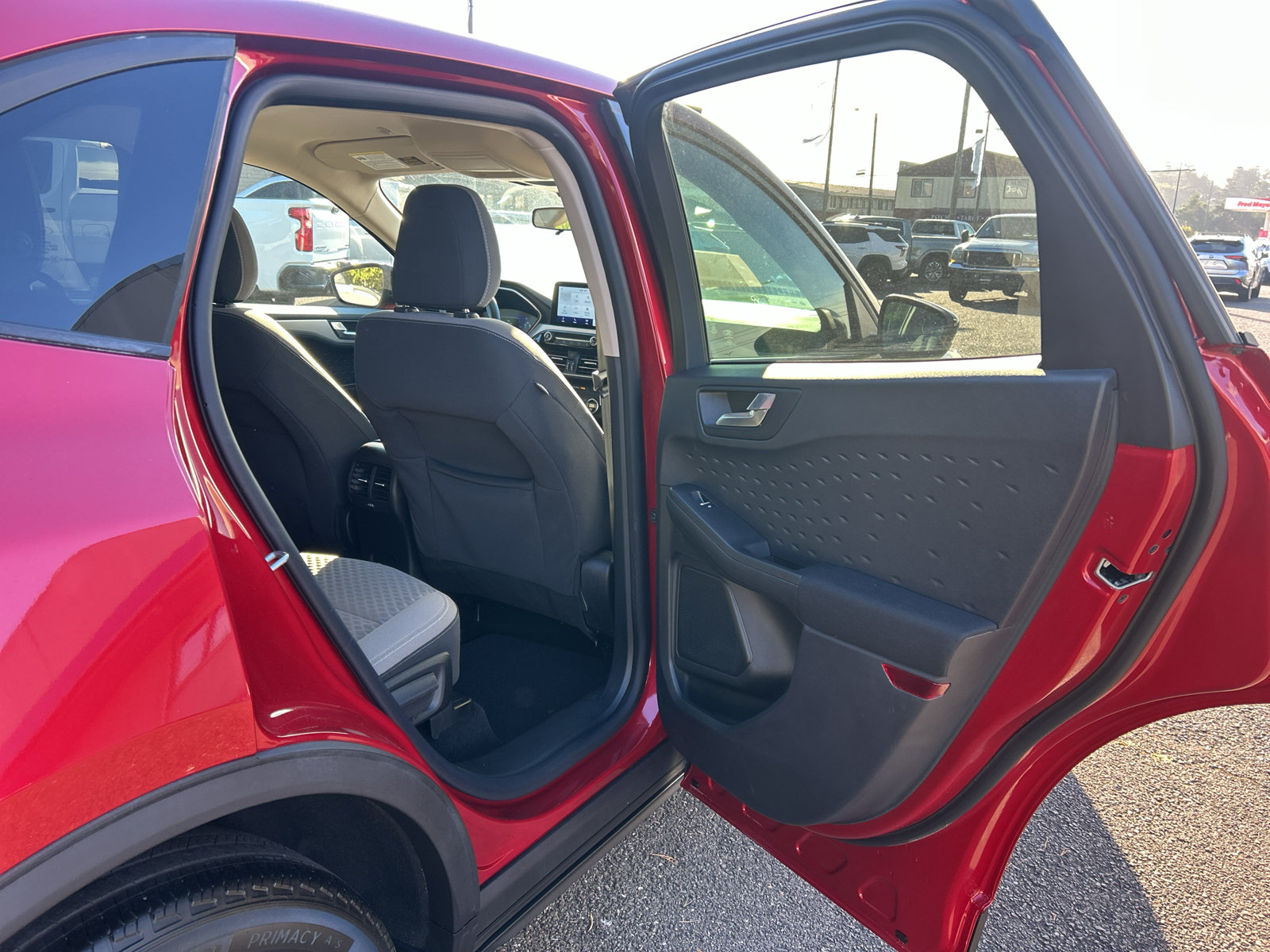 Used 2020 Ford Escape SE Sport FWD image 25