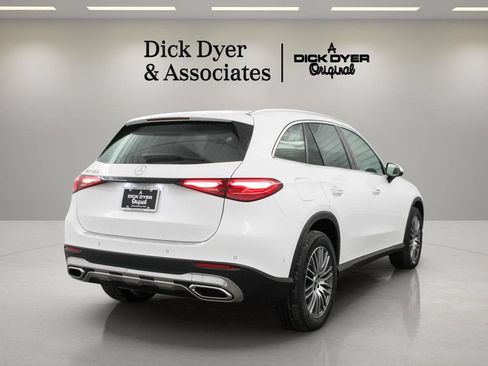 Used 2025 Mercedes-Benz GLC 300 image 11