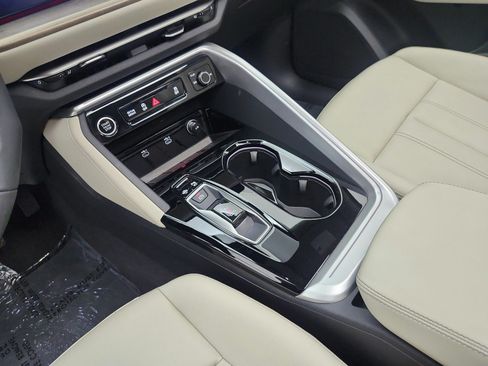 Used 2025 Audi Q5 Premium w/ Convenience Package AWD/4WD image 11