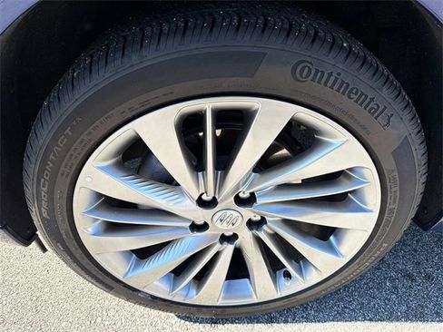 Certified 2024 Buick Envision Avenir image 11