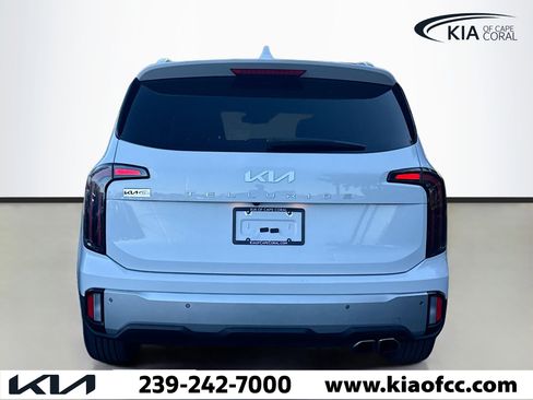 Certified 2024 Kia Telluride EX w/ EX Captain's Chair Package image 4
