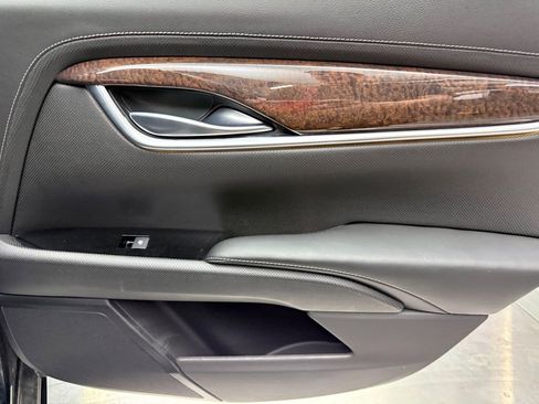 Used 2013 Cadillac XTS Luxury image 18