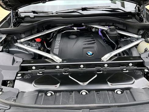 Used 2025 BMW X5 xDrive40i w/ Premium Package AWD/4WD image 9