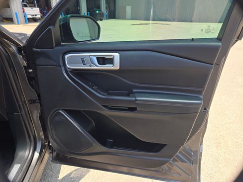 Used 2020 Ford Explorer Limited RWD image 27