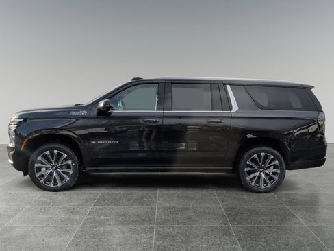 New 2026 Chevrolet Suburban High Country image 2