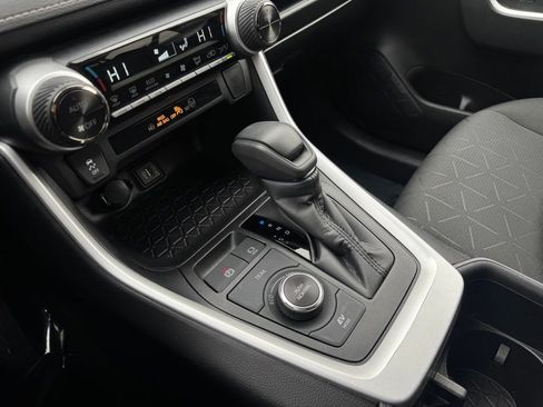 Used 2024 Toyota RAV4 AWD Hybrid image 12