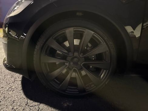 Used 2023 Tesla Model X image 28