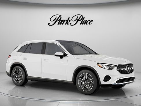 Used 2026 Mercedes-Benz GLC 300 4MATIC image 31