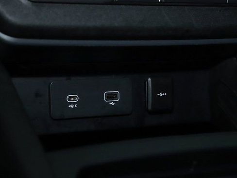 Certified 2024 Land Rover Defender 110 X-Dynamic SE image 27